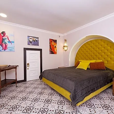 Boutique Mason In Historical Odessa